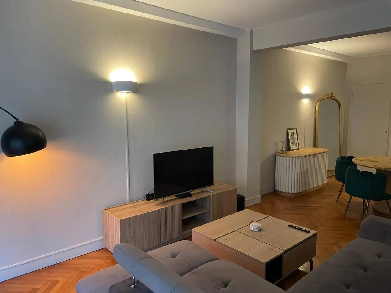 Cozy Flat In Central Nice