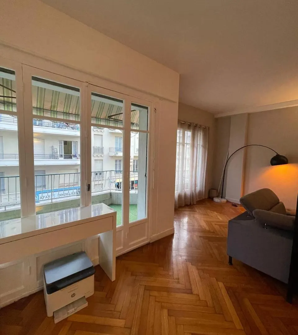 Cozy Flat In Central Nice Guest house