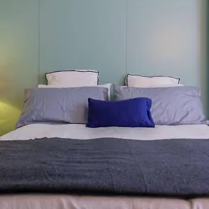 Center Apartment, Place Massena Apartment
