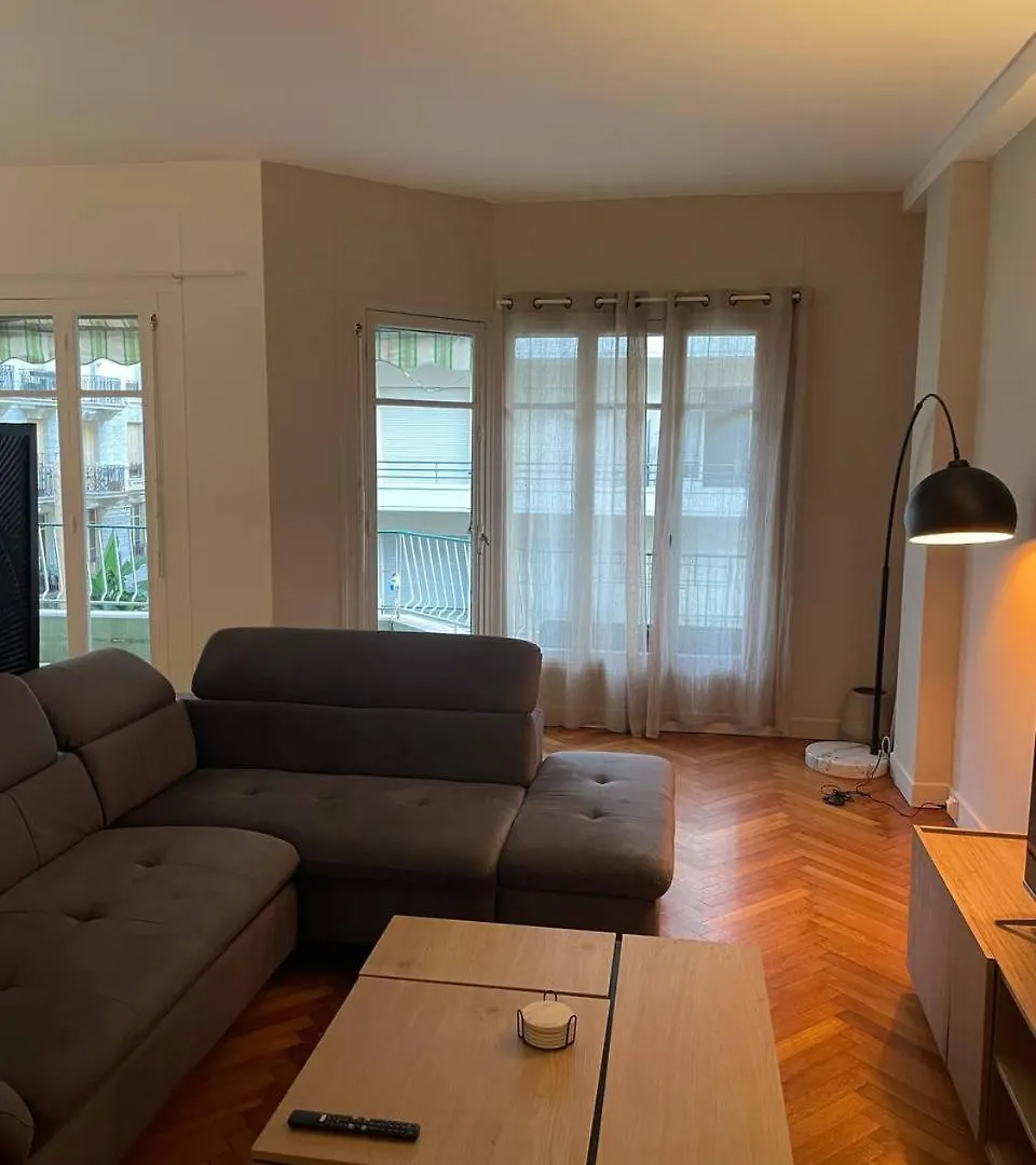 Cozy Flat In Central Nizza Francia